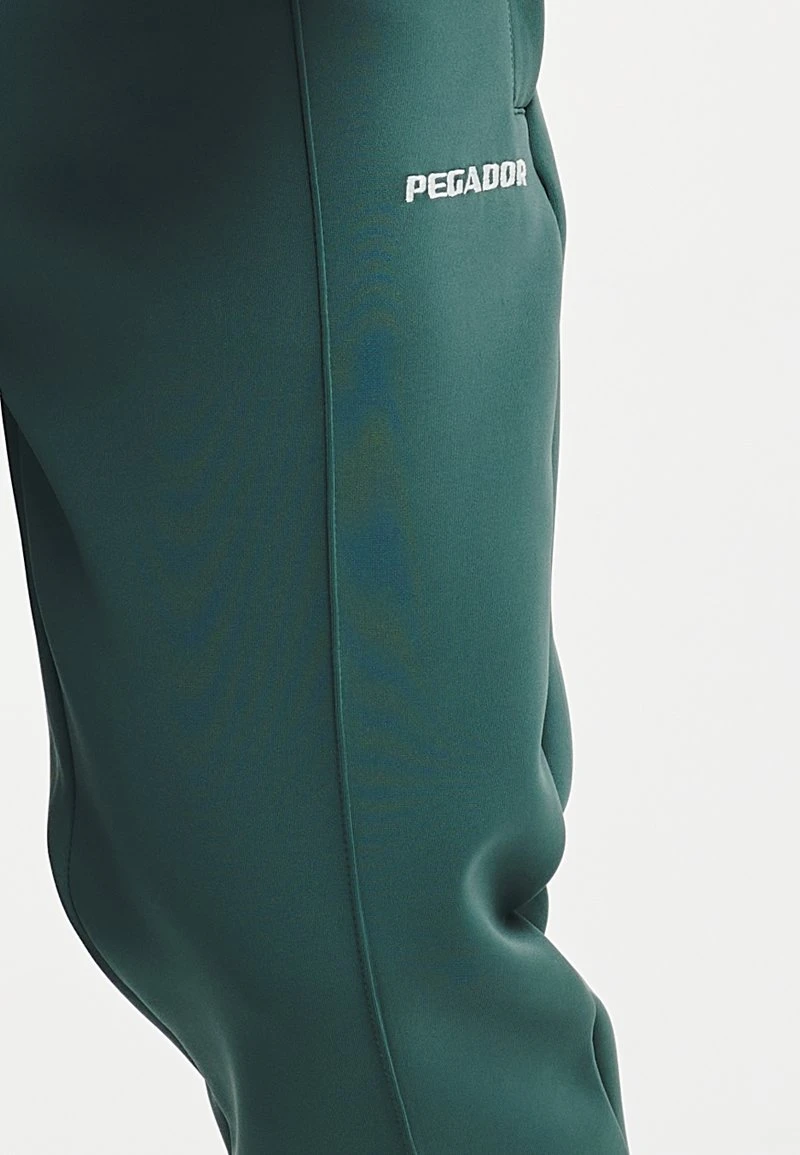 Pegador LOGO WIDE TRACK PANTS UNISEX - Jogginghose - Forest Green 7 Pegador LOGO WIDE TRACK PANTS UNISEX - Jogginghose - Forest Green – Bild 5