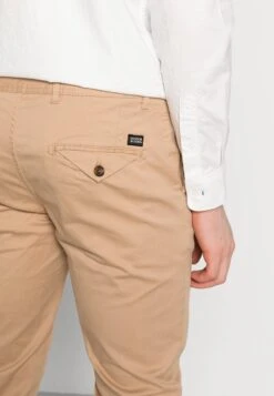 Scotch & Soda MOTT CONTAINS - Chino - Sand -Herrenbekleidung 093ae52428fd44d19dc8df155d98a469