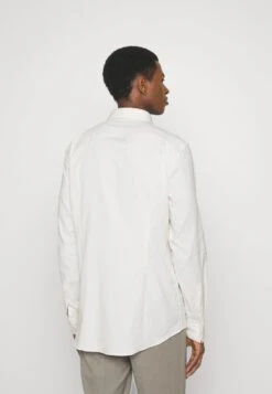 Boss HANK - Businesshemd - Open White -Herrenbekleidung 0bebd95b512f4928bfc02776947f3ccf