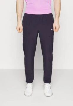 Nike Performance PANT - Jogginghose - Gridiron/white -Herrenbekleidung 110fd529cd874b77bc0dba6f239636e3 1