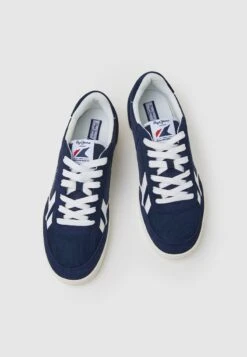 Pepe Jeans KORE VINTAGE BLOCK M - Sneaker Low - Navy -Herrenbekleidung 13ade81cffc34ffc88a833ee3ef29018