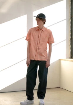 HUF SOHO - Hemd - Rose -Herrenbekleidung 1646993129672