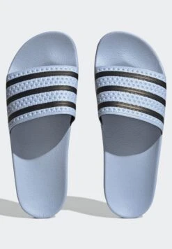 Adidas Originals ADILETTE UNISEX - Badesandale - Blue Dawn/core Black/blue Dawn -Herrenbekleidung 1c3ed7126d77436d9311a88704703e1a