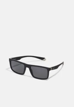 Polaroid UNISEX - Sonnenbrille - Black Grey -Herrenbekleidung 1fb0b5653399406fa8c346fc3ae70ea4 1