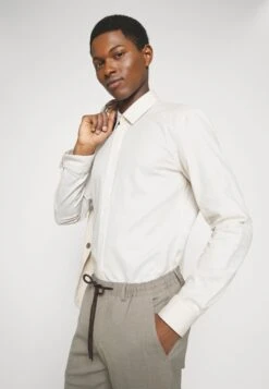 Boss HANK - Businesshemd - Open White -Herrenbekleidung 2267139cbd2f4751a3545f0ff39057c9