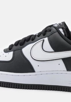 Nike Sportswear AIR FORCE 1 07 - Sneaker Low - Black/white 13 Nike Sportswear AIR FORCE 1 07 - Sneaker Low - Black/white -Herrenbekleidung 331ede44b2bf482bb419bb487df0f13f