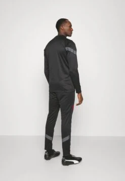 Puma AC MILAN TRAINING TRACK SUIT SET - Trainingsanzug - Black/asphalt 10 Puma AC MILAN TRAINING TRACK SUIT SET - Trainingsanzug - Black/asphalt -Herrenbekleidung 35ae11da29374abb8cc728e07e455123