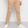 Scotch & Soda MOTT CONTAINS - Chino - Sand -Herrenbekleidung 37e3cf1713f84e98955f157e5cd6a861