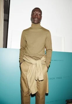 Armedangels GLAAN SOLID - Strickpullover - Oliva -Herrenbekleidung 4478b4fc56004ae1b4cdcacff06b4592