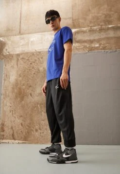 Nike Sportswear AIR TRAINER 1 - Sneaker High - Black/white/dark Grey/cool Grey -Herrenbekleidung 48f94f501e204699a5d0419dc2ca2fa8