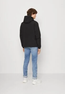 Jack & Jones JORBECKS JACKET - Regenjacke / Wasserabweisende Jacke - Black 10 Jack & Jones JORBECKS JACKET - Regenjacke / Wasserabweisende Jacke - Black -Herrenbekleidung 4b60215680f74cdcb1fa17234b76213d