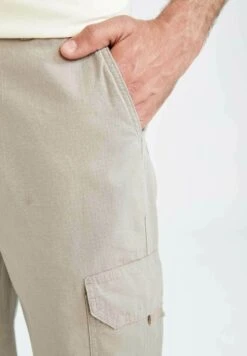 DeFacto REGULAR FIT - Shorts - Beige -Herrenbekleidung 4c618f76f876423690bcff37cc2ca7a7