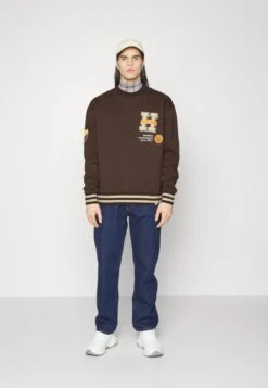 Bestseller -Herrenbekleidung 4d0850ff8ec74eaf84e58768529b8548