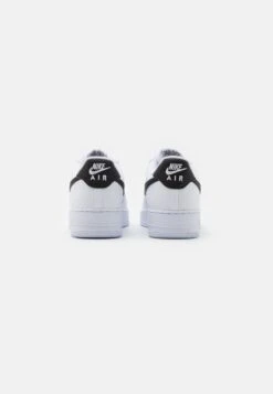 Nike Sportswear AIR FORCE 1 '07 - Sneaker Low - White/black 10 Nike Sportswear AIR FORCE 1 '07 - Sneaker Low - White/black -Herrenbekleidung 4ef4320d09104db2b9028a6152c8a623