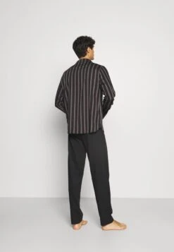JBS Pyjama - Black -Herrenbekleidung 5704255cc0cc481bab3efed7c60ff7ff