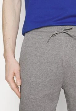 Napapijri NALIS SUM - Jogginghose - Grey 12 Napapijri NALIS SUM - Jogginghose - Grey -Herrenbekleidung 573497b418ab4e489ec0edea3266479f