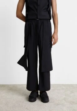 DOUBLE LAYERS LOOSE CUT PANT - Stoffhose - Black
