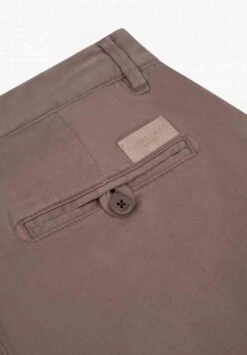 ELIO BERMUDA - Shorts - Army Green -Herrenbekleidung 5f19d819282f4ad586e7178dbf8ead0e