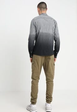 Indicode Jeans LAKELAND - Cargohose - Army 10 Indicode Jeans LAKELAND - Cargohose - Army -Herrenbekleidung 60b5514632034a7aaebd8ade6ade0295