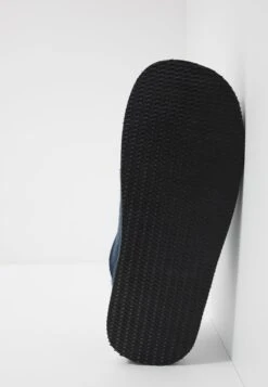 Shepherd HUGO - Hausschuh - Dark Navy -Herrenbekleidung 6b1c0823f8b8499f9c6fedcb7de9fabd
