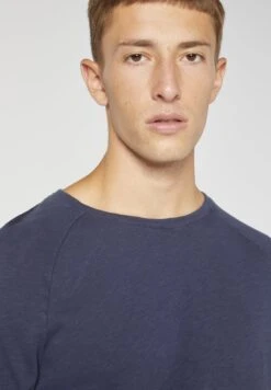 American Vintage SONOMA - Langarmshirt - Navy Vintage 11 American Vintage SONOMA - Langarmshirt - Navy Vintage -Herrenbekleidung 7c98d547fa834d0082f4a44748a4b55b