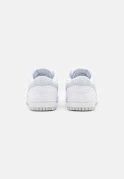 Nike Sportswear DUNK LOW RETRO - Sneaker Low - White/pure Platinum 10 Nike Sportswear DUNK LOW RETRO - Sneaker Low - White/pure Platinum -Herrenbekleidung 7e6432abc5b64003bf11fb88b7c40e04