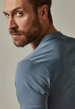 Profuomo T-Shirt Basic - Blue -Herrenbekleidung 83aaa2b73be745d385a3449846413b72