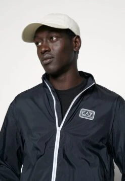 EA7 Emporio Armani TRACKSUIT SET - Trainingsanzug - Black -Herrenbekleidung 886cf92af9044bab921cd2ccbc223ac6