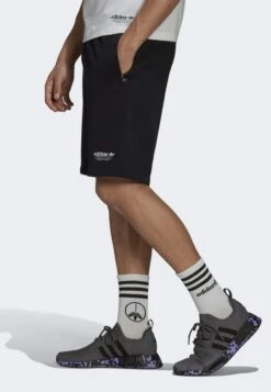 Adidas Originals UNITED - Jogginghose - Black -Herrenbekleidung 8f0d7f831680450b8e28a3aa229b1ac8