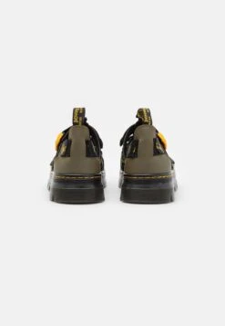 Dr. Martens PEARSON II UNISEX - Trekkingsandale - Olive/black/yellow 10 Dr. Martens PEARSON II UNISEX - Trekkingsandale - Olive/black/yellow -Herrenbekleidung 9074cfa4e6064a748ce96352a23ca1a7