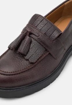 Selected Homme SLHTIM LEATHER KILTIE LOAFER - Slipper - Chestnut -Herrenbekleidung 9d84c064a1fb424182673e9080ef48a1