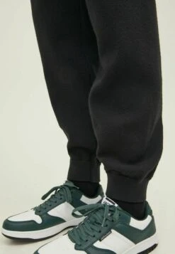 Jack & Jones KANE KEEGAN - Jogginghose - Black 12 Jack & Jones KANE KEEGAN - Jogginghose - Black -Herrenbekleidung a11ac9cdbe5a4be7a72ead98b9a10b91