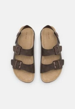 Pier One UNISEX - Riemensandalette - Dark Brown -Herrenbekleidung a689817c07e34f47aa63a98de89f094a