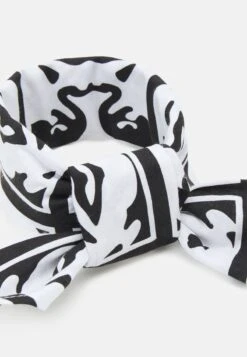 Herrenbekleidung -Herrenbekleidung ae322de1392b425793eb942caa13001f