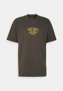 ADIDAS PERFORMANCE GLOBE TEE - T-Shirt Print - Shadow Olive -Herrenbekleidung bd4d3cc14fc040cfb5c4ebbd4860a3ee