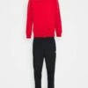 JAKO CLASSICO SET - Trainingsanzug - Rot/schwarz -Herrenbekleidung bdfdbd2eb7e04f96bc1f20b5bf0673f5