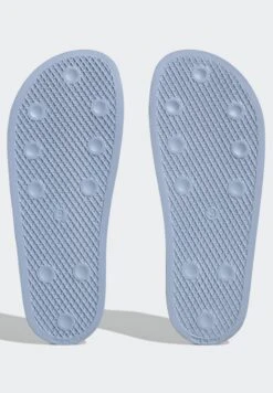 Adidas Originals ADILETTE UNISEX - Badesandale - Blue Dawn/core Black/blue Dawn -Herrenbekleidung be54ad5267824521b882f2565f20bf6d