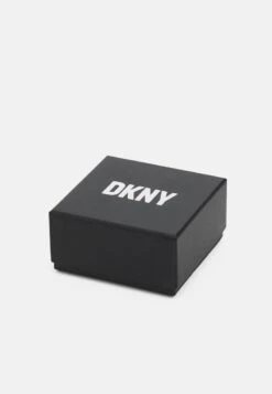 DKNY PENDANT UNISEX - Halskette - Silver-coloured -Herrenbekleidung cdd7f879921241cead0da4331b902864