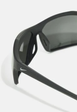 Nike Sportswear WINDSTORM UNISEX - Sonnenbrille - Matte Black/cool Grey/dark Grey -Herrenbekleidung d3c6b50018834dd894c182704d90d6c0
