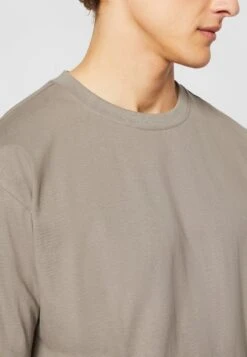 URBAN CLASSICS HEAVY - T-Shirt Basic - Asphalt 12 URBAN CLASSICS HEAVY - T-Shirt Basic - Asphalt -Herrenbekleidung dc28cd65718b45aca28716bc4d4f1cbf