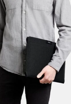 BELLROY TABLET SLEEVE - Notebooktasche - Black -Herrenbekleidung e60074b65ef24e5cbe09b94d6e7a8c3a 1