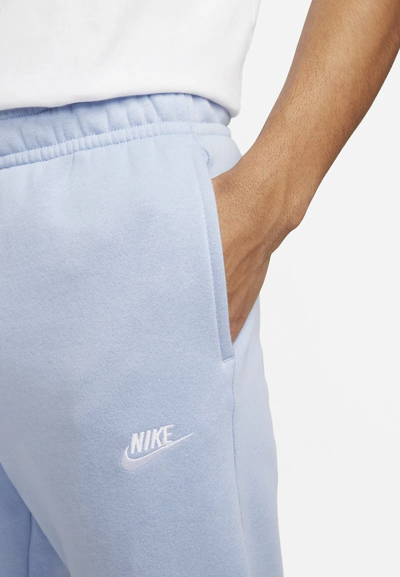 Nike Sportswear CLUB - Jogginghose - Cobalt Bliss Cobalt Bliss White 6 Nike Sportswear CLUB - Jogginghose - Cobalt Bliss Cobalt Bliss White – Bild 4