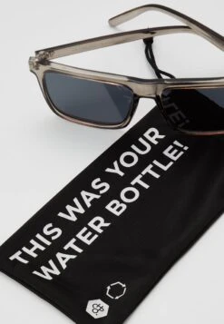 CHPO BRUCE - Sonnenbrille - Grey-transparent /black -Herrenbekleidung f8d2c4c9a1da479db406303e7c89240e