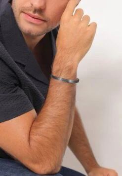 CALVIN KLEIN UHREN ANALOG QUARZ - Uhr - Blau -Herrenbekleidung fc44285a19c640369d665c0ec5eee234